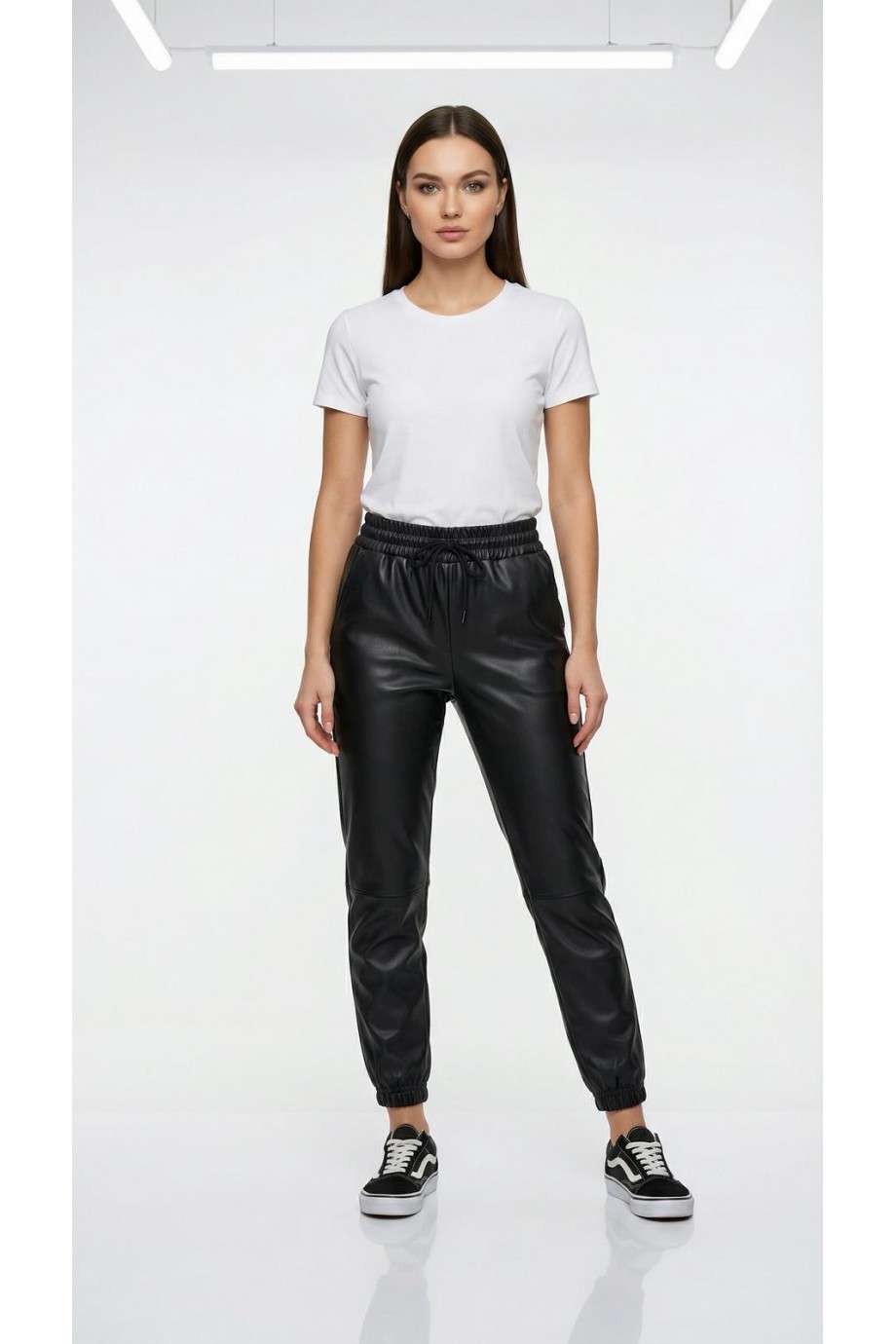 Suni Deri Paçası Lastikli Pantolon Siyah