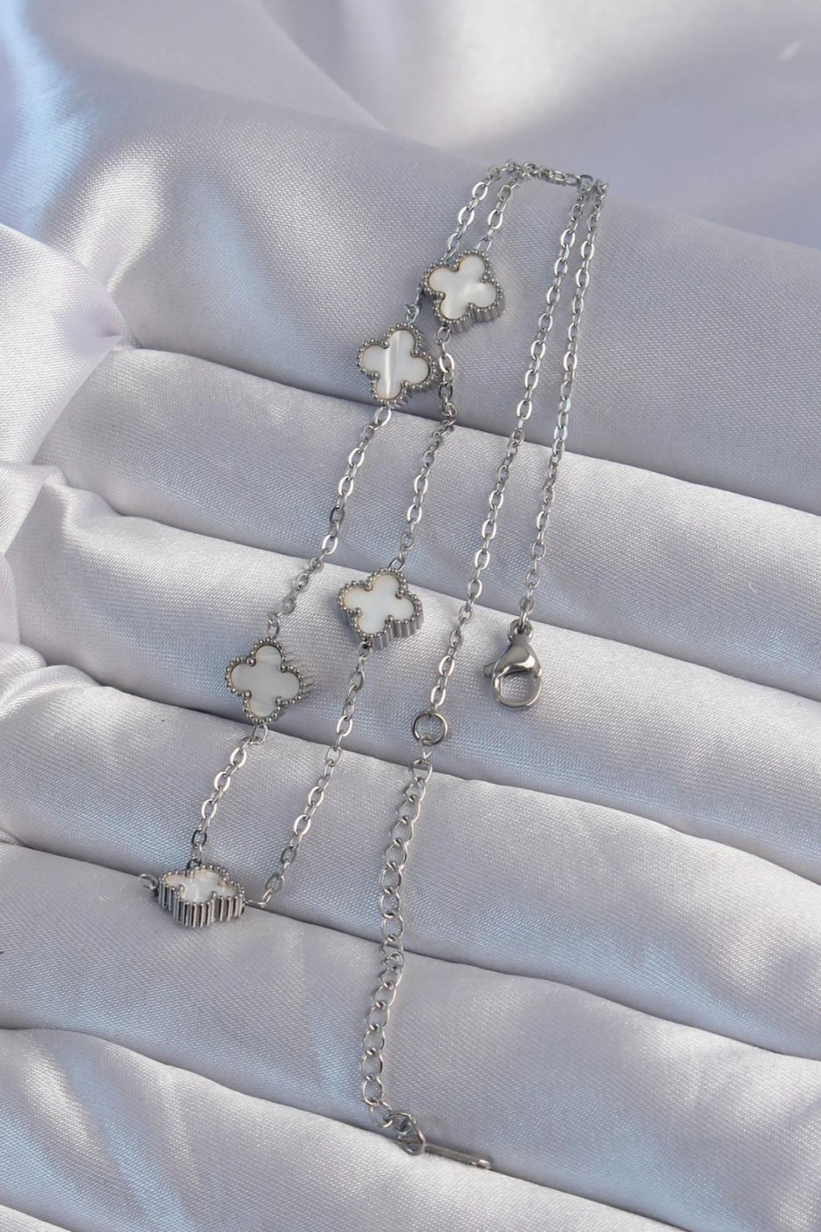 Minimal Yonca Kolye | Beyaz Sedef Detaylı – 316L Çelik Silver