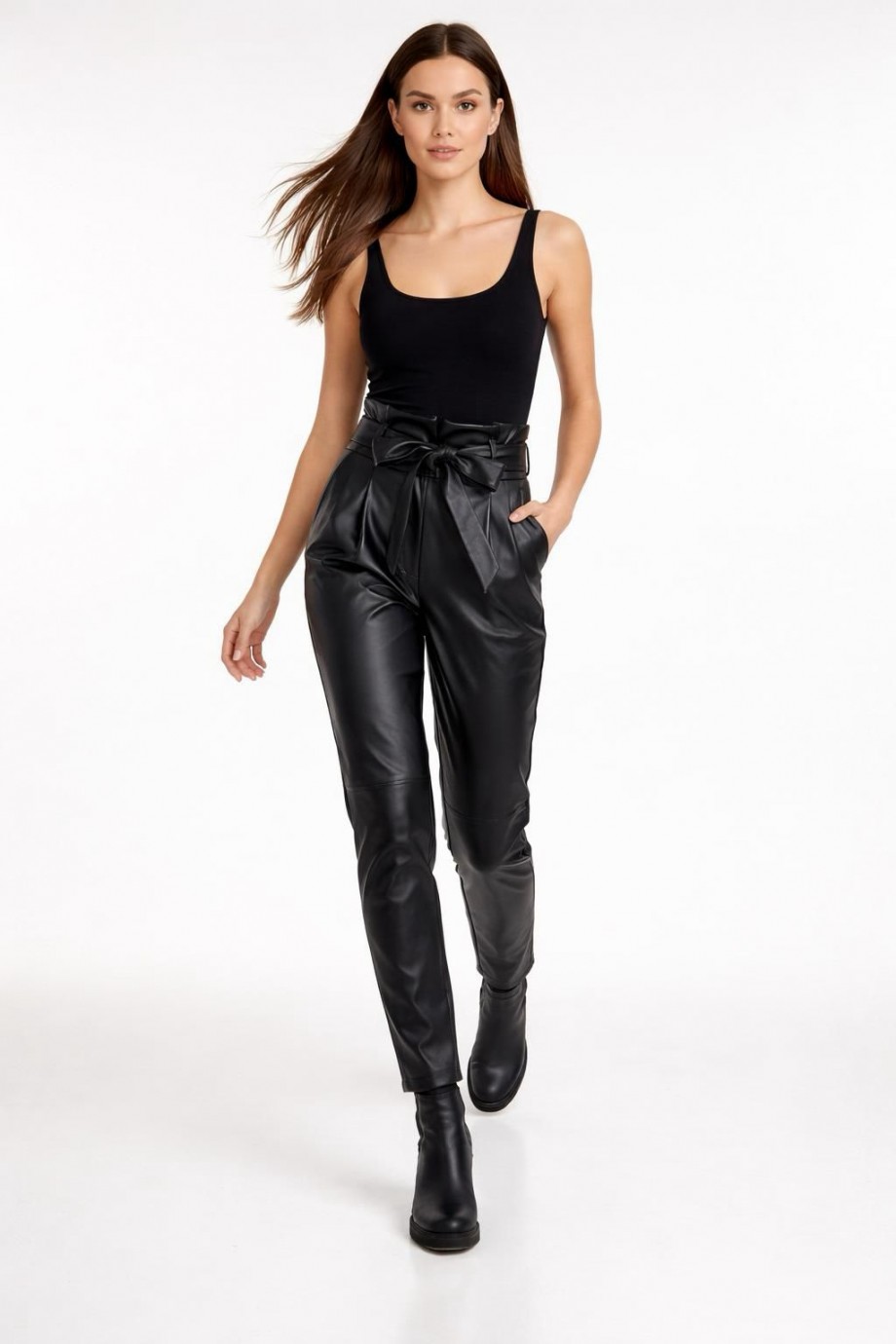 Suni Deri Yüksek Bel Kemerli Pantolon Siyah