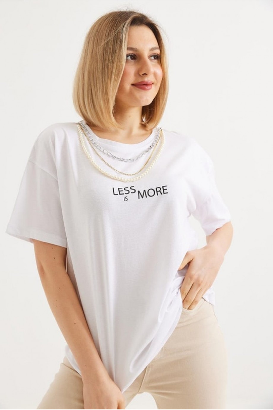 Penye Kolyeli Tişört Beyaz