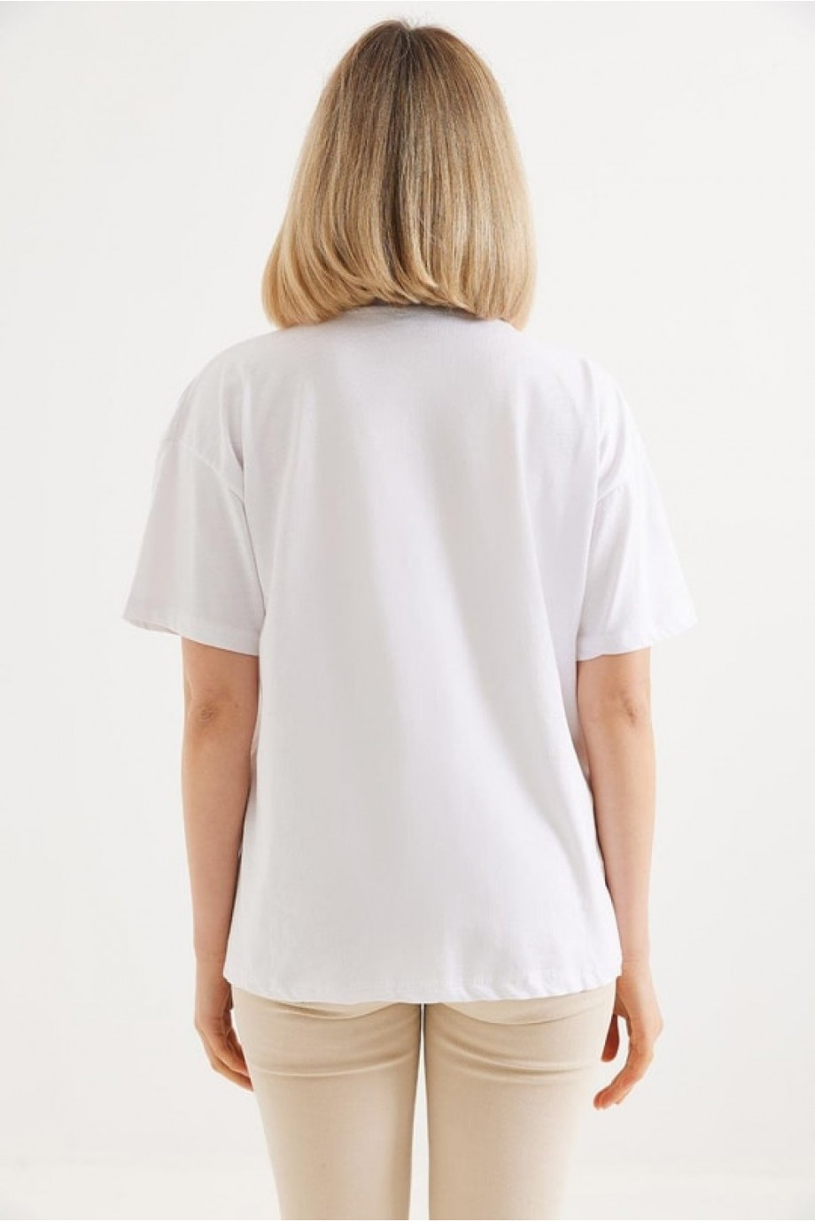 Penye Kolyeli Tişört Beyaz